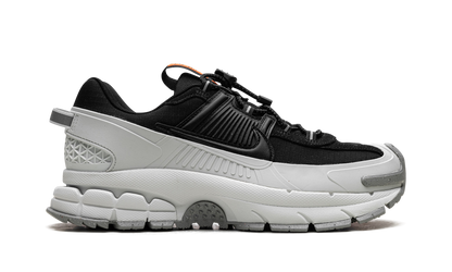 Zoom Vomero 5 Roam "Black Light Silver"