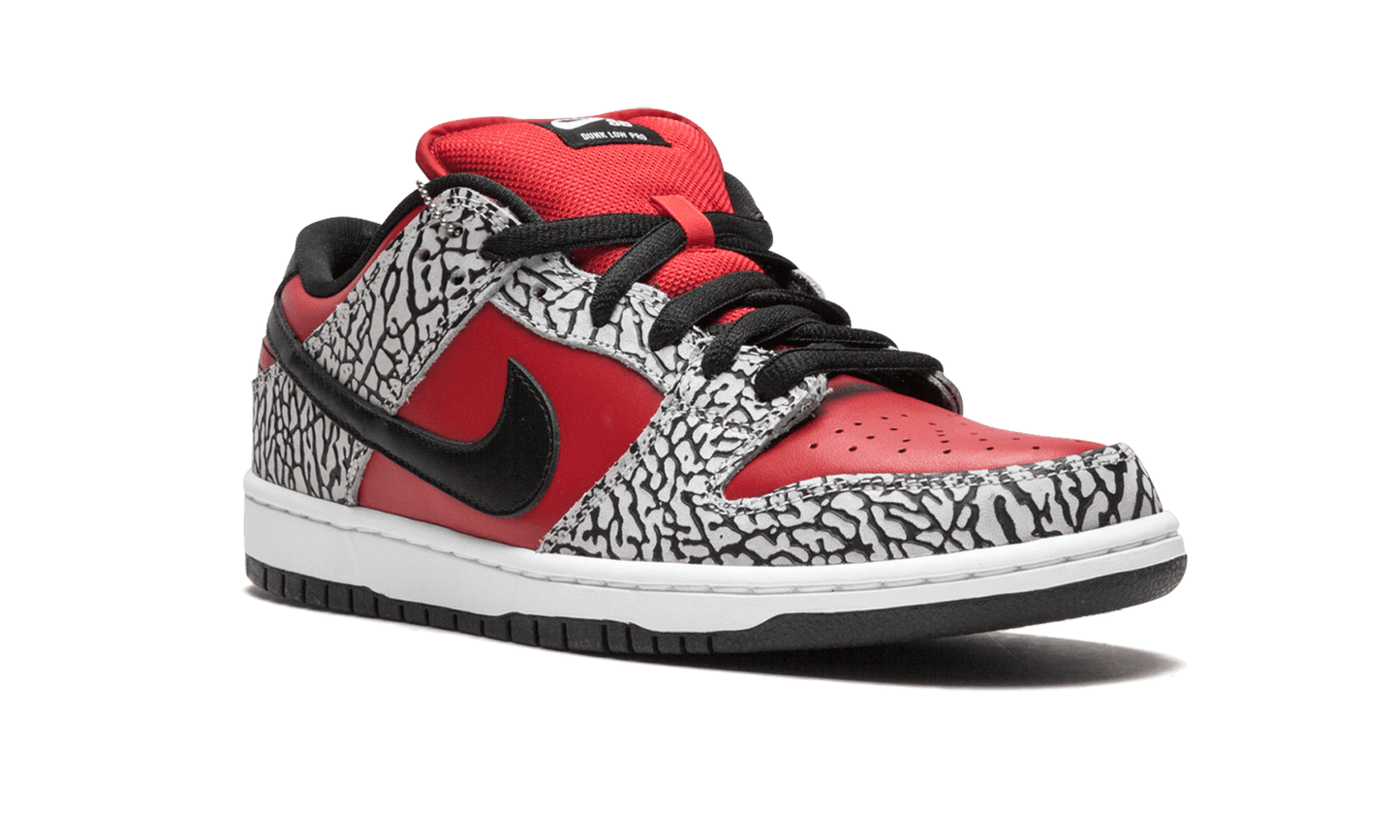 SB Dunk Low Premium "Supreme - Red Cement"