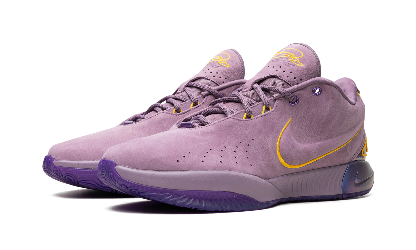 LeBron 21 "Purple Rain"
