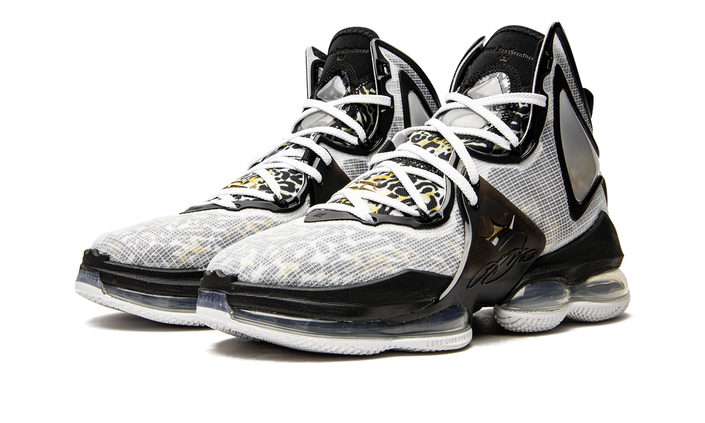 LeBron 19 "Royalty"