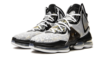 LeBron 19 "Royalty"