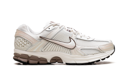 Air Zoom Vomero 5 WMNS "Sail Mink Brown"