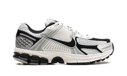 Zoom Vomero 5 "Photon Dust Black"