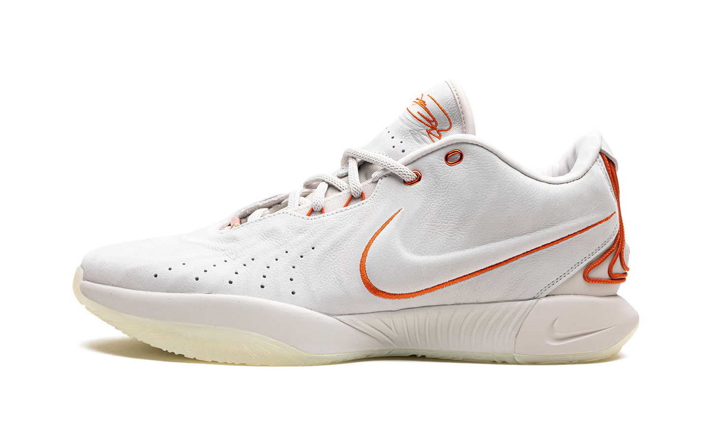 LeBron 21 "Akoya"