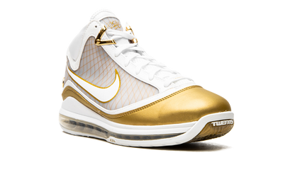 Lebron 7 Retro QS "China Moon"