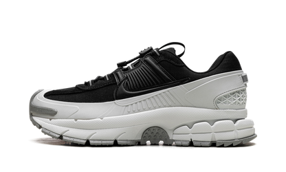 Zoom Vomero 5 Roam "Black Light Silver"