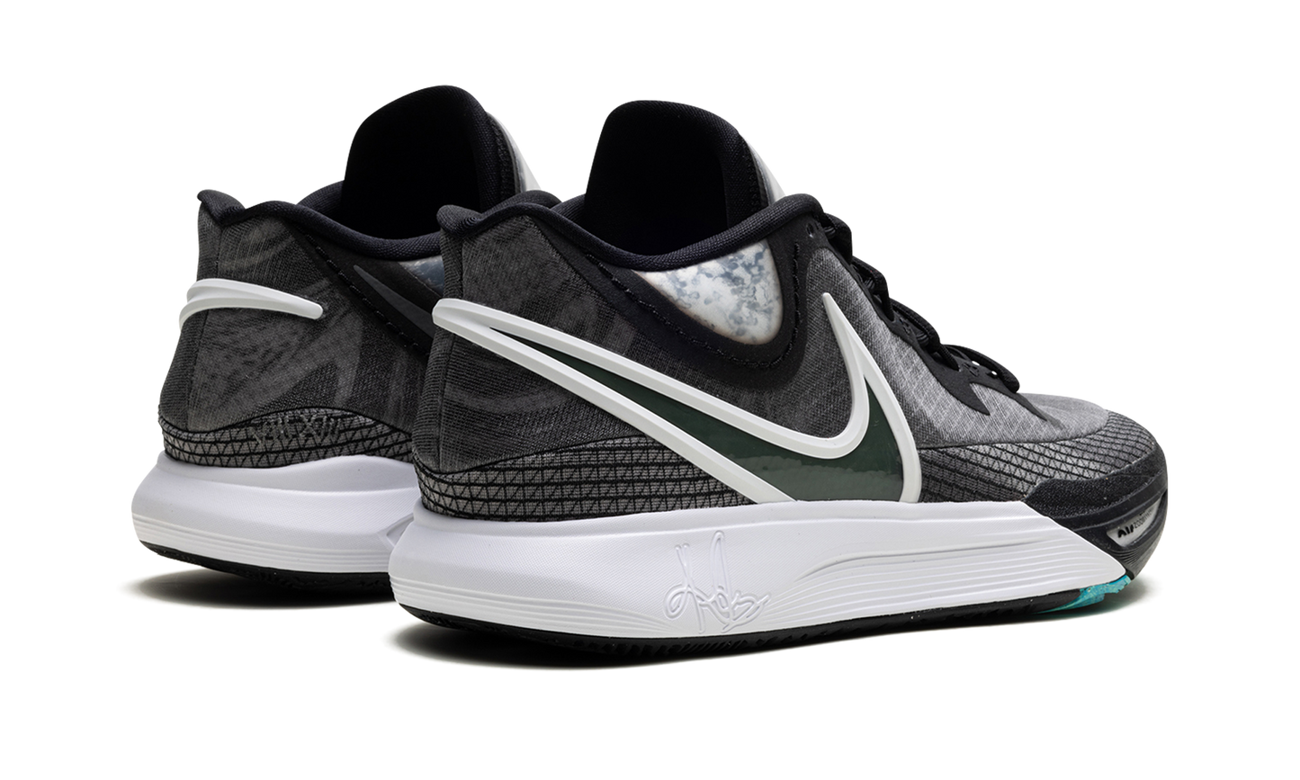 Kyrie 8 "Light Menta"