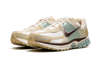 Air Zoom Vomero 5 "Team Gold Seafoam"