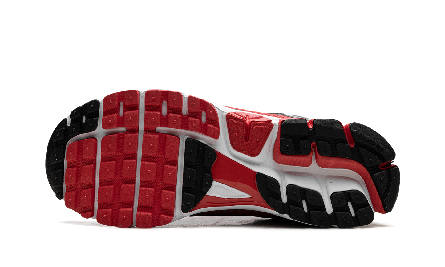 Zoom Vomero 5 "Metallic Silver University Red"