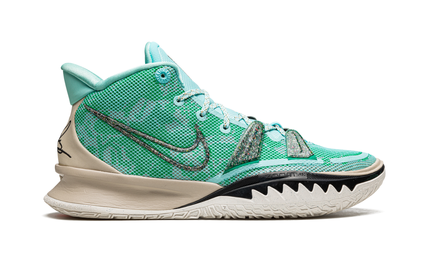 Kyrie 7 "Copa"