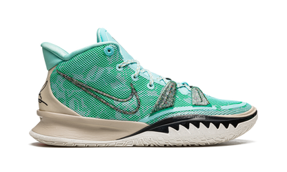 Kyrie 7 "Copa"