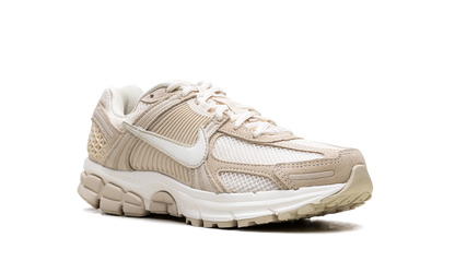 Zoom Vomero 5 WMNS "Beach Light Khaki"