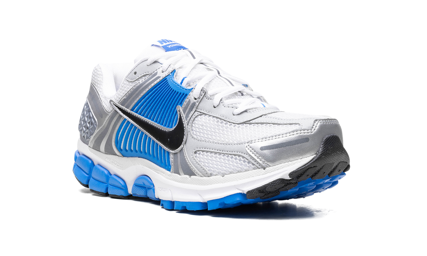 Zoom Vomero 5 "Metallic Silver/Photo Blue"