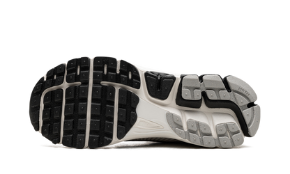 Zoom Vomero 5 "Photon Dust Black"