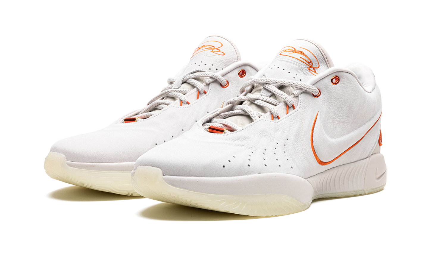 LeBron 21 "Akoya"
