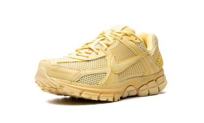 Zoom Vomero 5 "Saturn Gold"