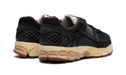 VOMERO 5 WMNS "Black / Sesame"