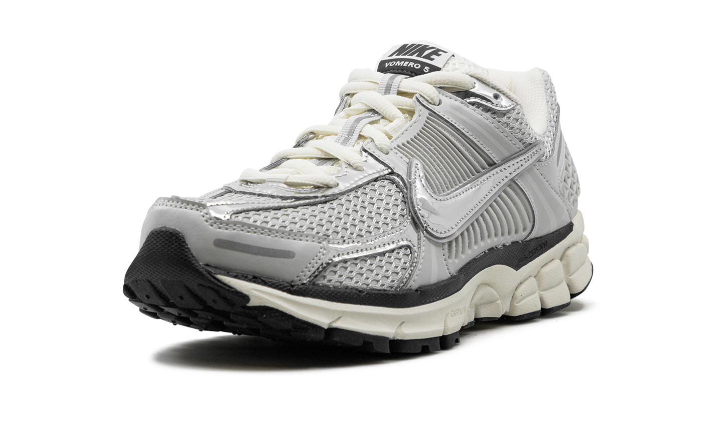 Zoom Vomero 5 "Chrome"