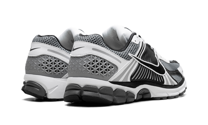 Zoom Vomero 5 SE SP "Black / Metallic Silver"