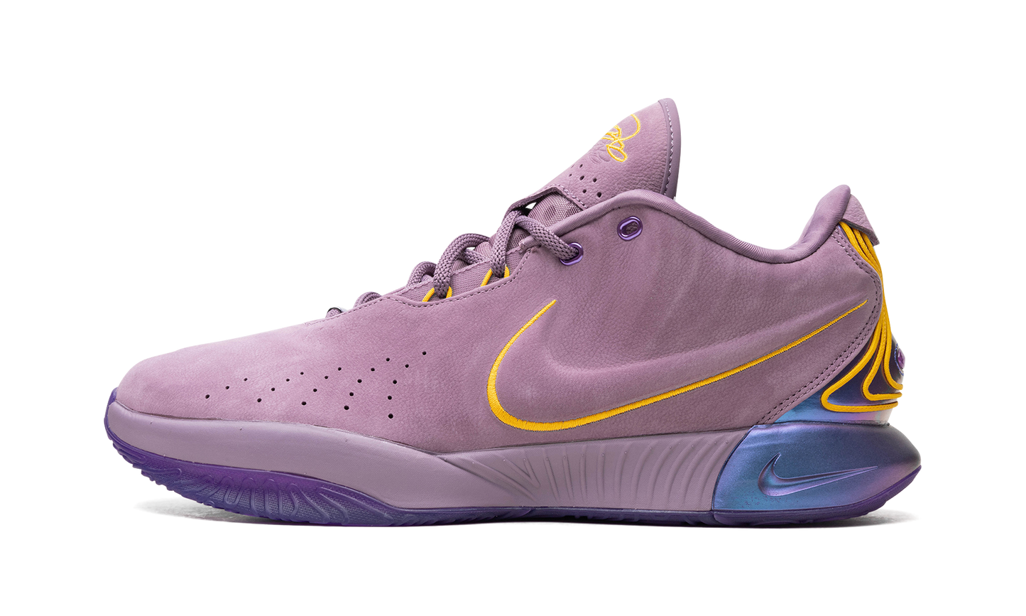 LeBron 21 "Purple Rain"