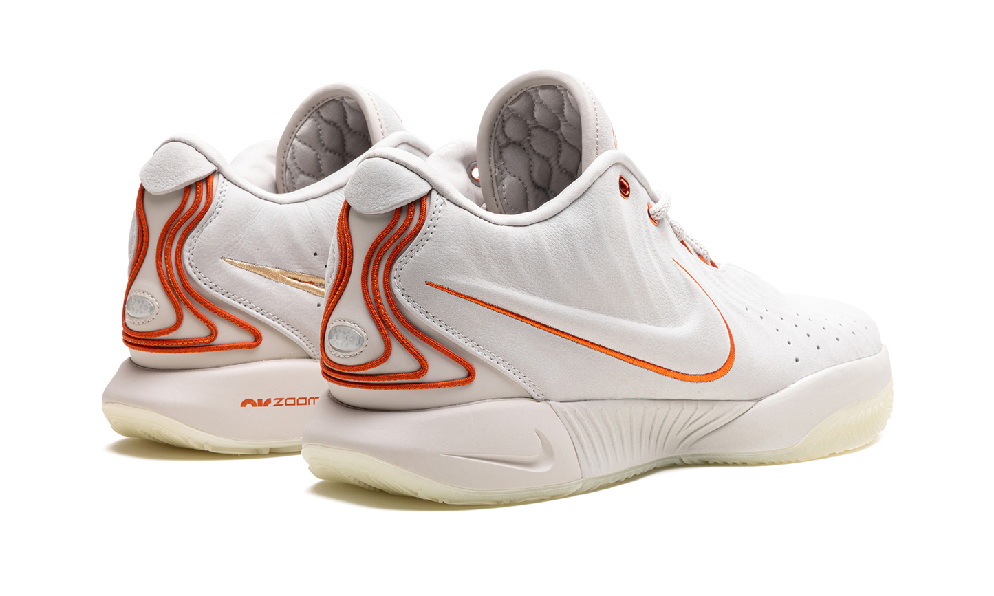 LeBron 21 "Akoya"